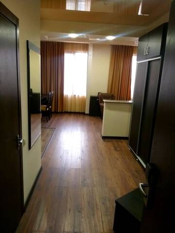 Фото номера Люкс с видом на город Отель PARTEZ HOTEL г. Ереван 3