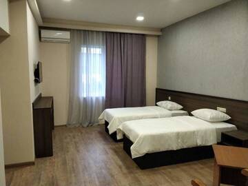 Фото номера Cемейный номер с собственной ванной комнатой Гостевой дом Riverside Guest House г. Ереван 8
