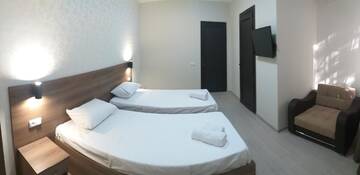 Фото номера Стандартный двухместный номер с 2 отдельными кроватями Отель Hotel Merien г. Ереван 4