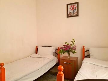 Фото номера Дом с 5 спальнями Дома для отпуска Your Getaway Home г. Ереван 47