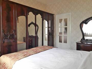 Фото номера Дом с 5 спальнями Дома для отпуска Your Getaway Home г. Ереван 11