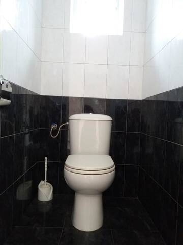Фото номера Дом с 5 спальнями Дома для отпуска Your Getaway Home г. Ереван 30