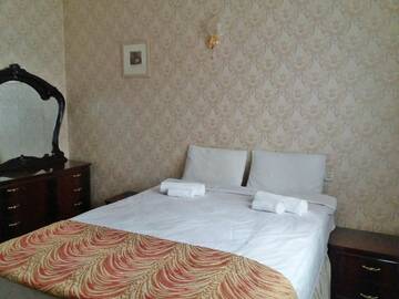 Фото номера Дом с 5 спальнями Дома для отпуска Your Getaway Home г. Ереван 40