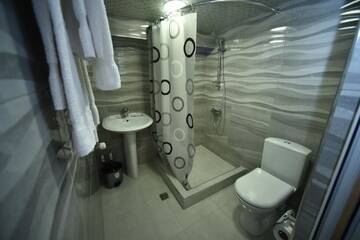 Фото номера Трехместный номер Мини-отель MBM Hotel Yerevan г. Ереван 3
