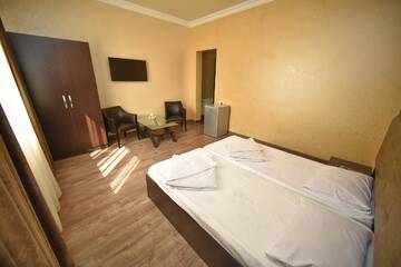 Фото номера Двухместный номер Делюкс с 1 кроватью Мини-отель MBM Hotel Yerevan г. Ереван 8