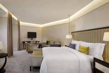 Фото номера Номер-студио с кроватью размера «king-size» Отель The Alexander, a Luxury Collection Hotel, Yerevan г. Ереван 4