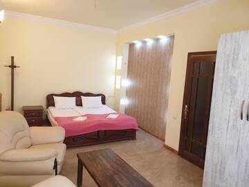 Фото номера Большой двухместный номер с 1 кроватью Хостелы Green villa garden г. Ереван 6