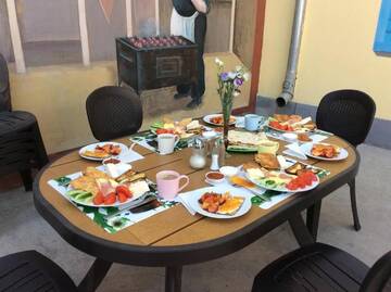Фото номера Cемейный номер с собственной ванной комнатой Гостевой дом Bonjour Guest House г. Ереван 3