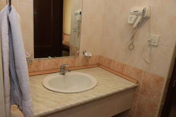 Фото номера Стандартный двухместный номер с 1 кроватью Отель Musa Ler Hotel Yerevan г. Ереван 17