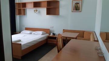 Фото номера Стандартный двухместный номер с 1 кроватью Отель Musa Ler Hotel Yerevan г. Ереван 22
