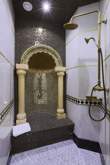 Фото номера Президентский люкс Отель Golden Palace Hotel Yerevan г. Ереван 7