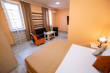 Фото номера Двухместный номер Делюкс с 1 кроватью Отель Alex Hotel г. Ереван 7