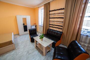 Фото номера Двухместный номер Делюкс с 1 кроватью Отель Alex Hotel г. Ереван 8