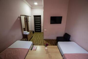 Фото номера Двухместный номер с двумя односпальными кроватями Отель Alex Hotel г. Ереван 22