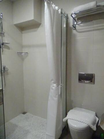 Фото номера Бюджетный двухместный номер с 2 отдельными кроватями Отель 4Guest Hotel г. Ереван 21