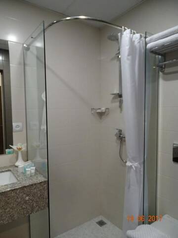 Фото номера Бюджетный двухместный номер с 2 отдельными кроватями Отель 4Guest Hotel г. Ереван 22