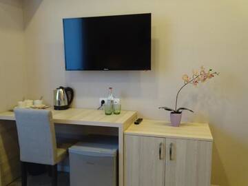 Фото номера Бюджетный двухместный номер с 2 отдельными кроватями Отель 4Guest Hotel г. Ереван 34