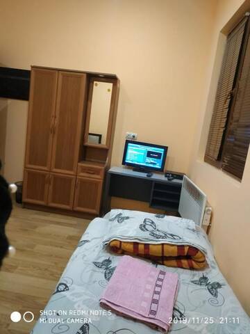 Фото номера Улучшенный двухместный номер с 2 отдельными кроватями Отель Armenia Guest House in Komitas г. Ереван 7