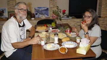 Фото номера Улучшенный двухместный номер с 2 отдельными кроватями Отель Armenia Guest House in Komitas г. Ереван 45