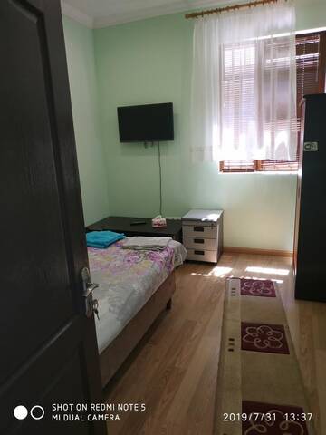 Фото номера Улучшенный номер с кроватью размера «king-size» Отель Armenia Guest House in Komitas г. Ереван 7