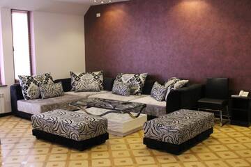 Фото номера Люкс с балконом Отель Grand Hills г. Ереван 2