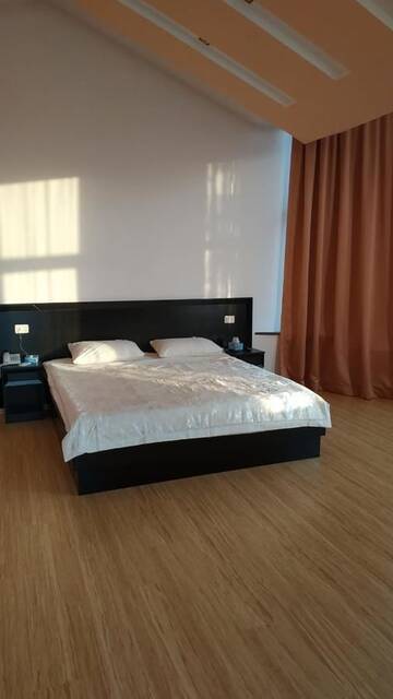 Фото номера Стандартный двухместный номер с 1 кроватью Отель Grand Hills г. Ереван 15